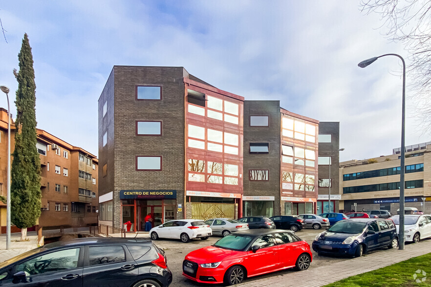 Calle Puerto De Los Leones, 1, Majadahonda, Madrid for lease - Building Photo - Image 3 of 4