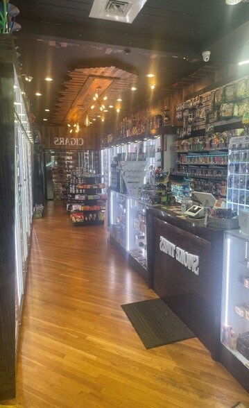 108 Bedford St, Stamford, CT for lease - Interior Photo - Image 2 of 3