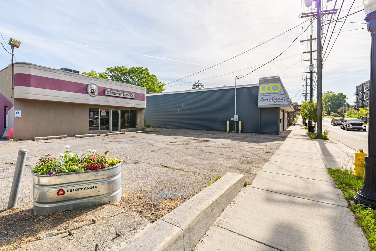 1305 E Fulton St, Grand Rapids, MI for sale Building Photo- Image 1 of 1