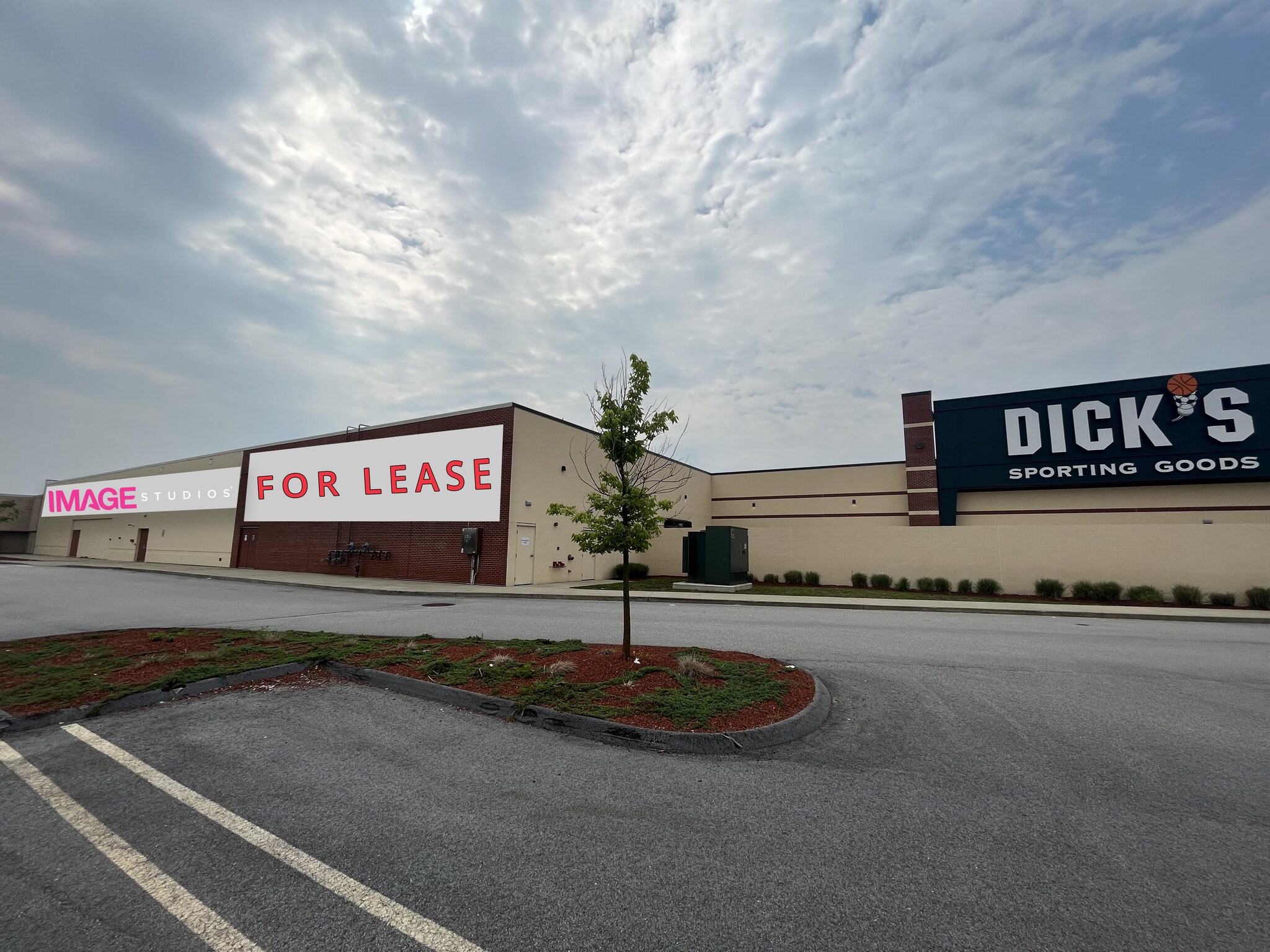 1500 S Willow St, Manchester, NH for lease Building Photo- Image 1 of 3