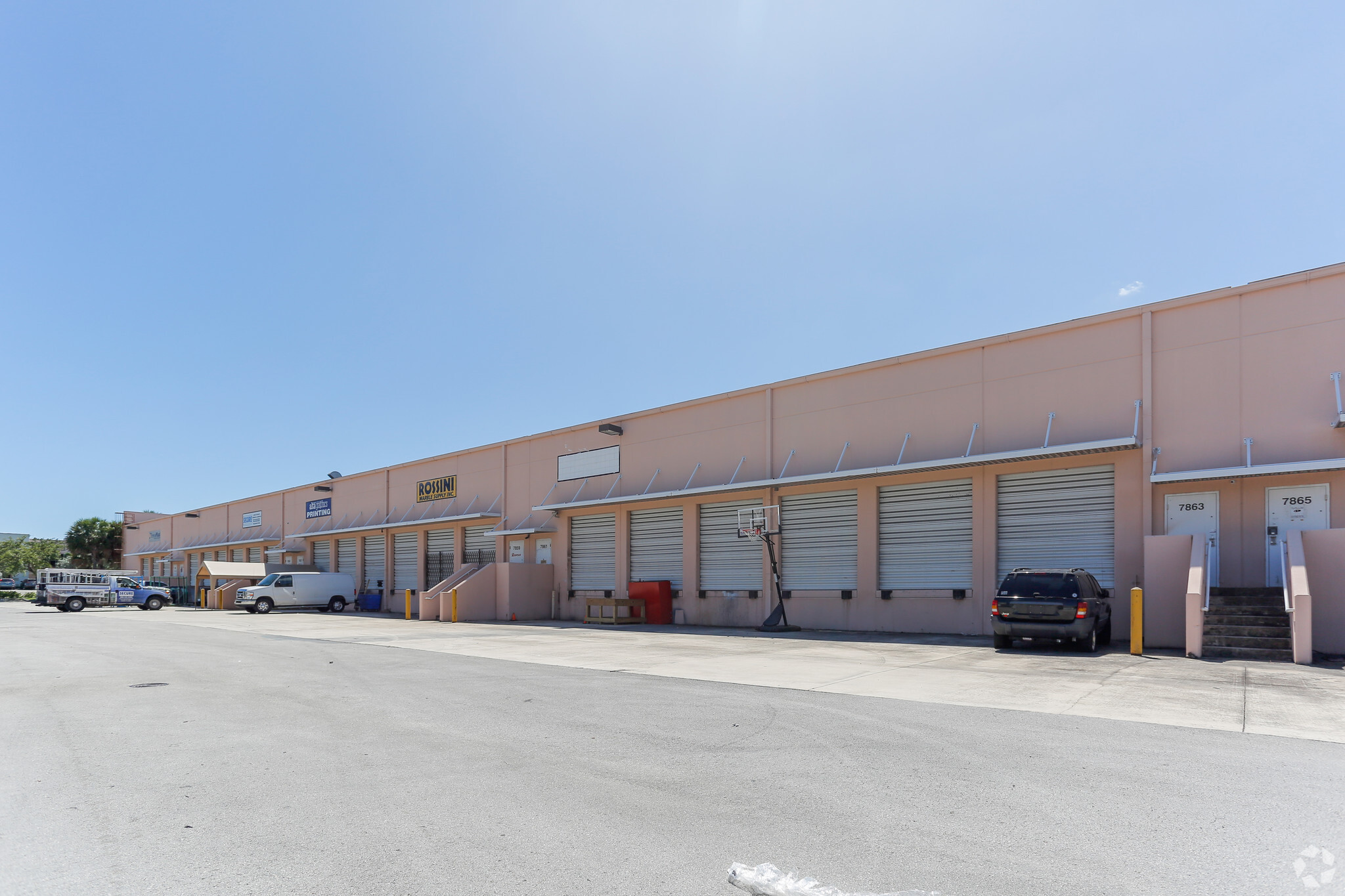 7801-7865 NW 46th St, Doral, FL for lease Building Photo- Image 1 of 3