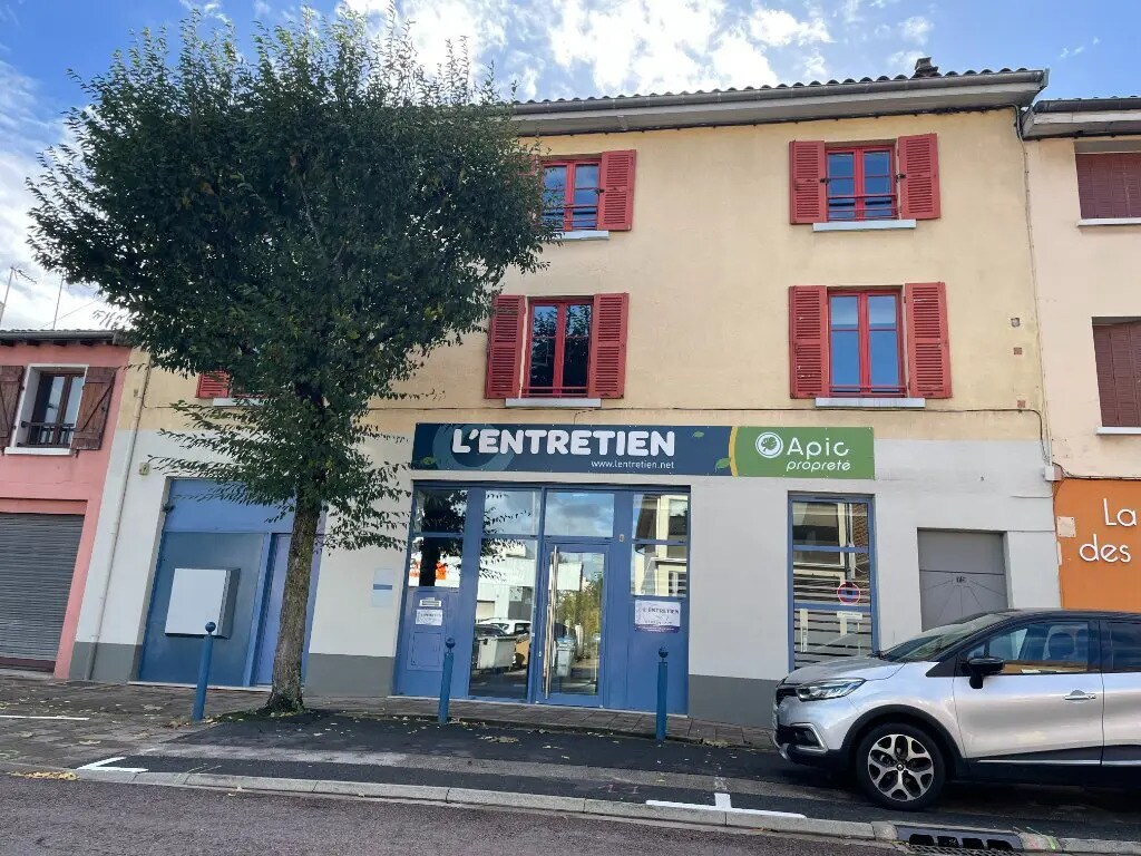 Office in Charnay-lès-Mâcon for lease Building Photo- Image 1 of 14