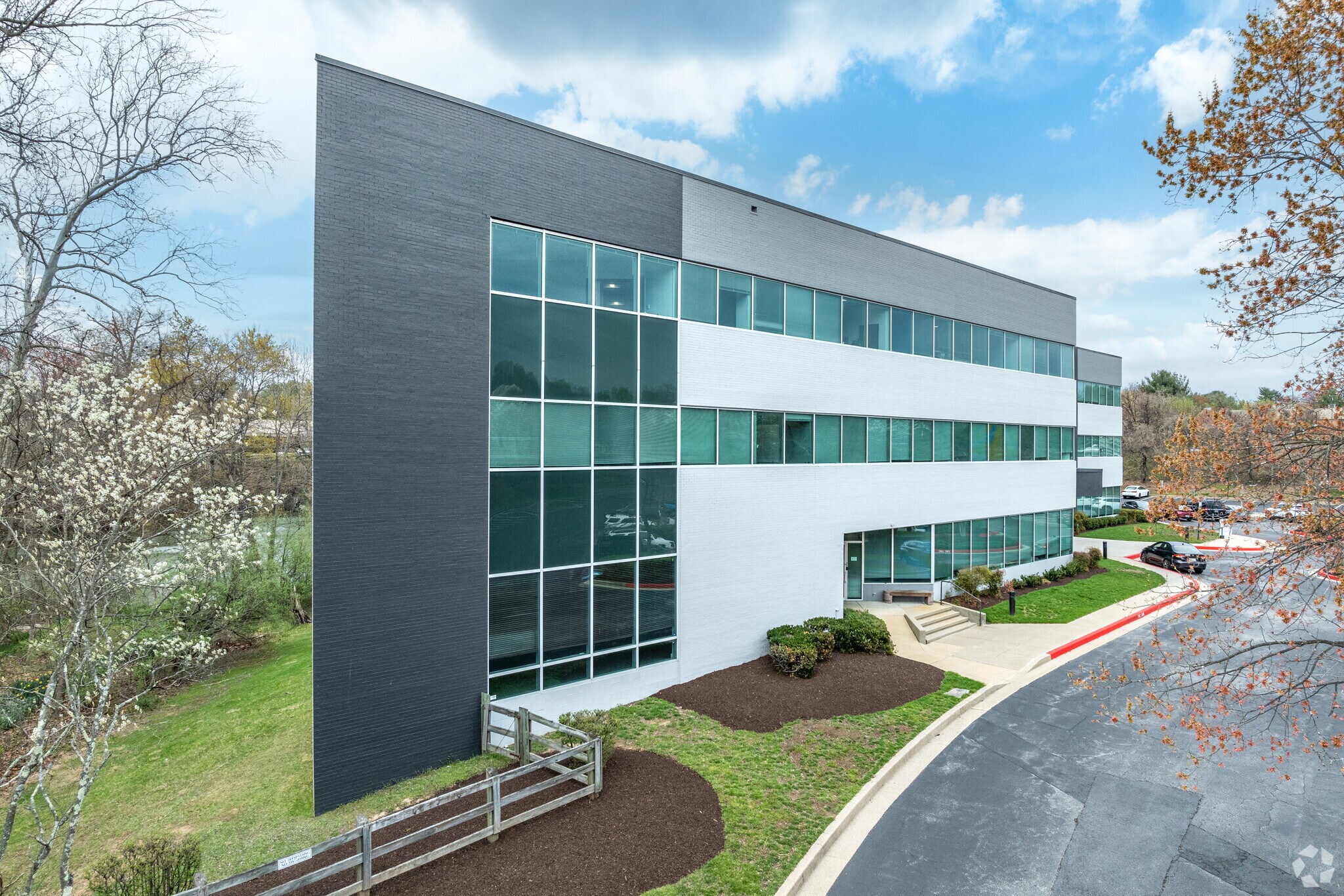 9175 Guilford Rd, Columbia, MD for lease Building Photo- Image 1 of 2