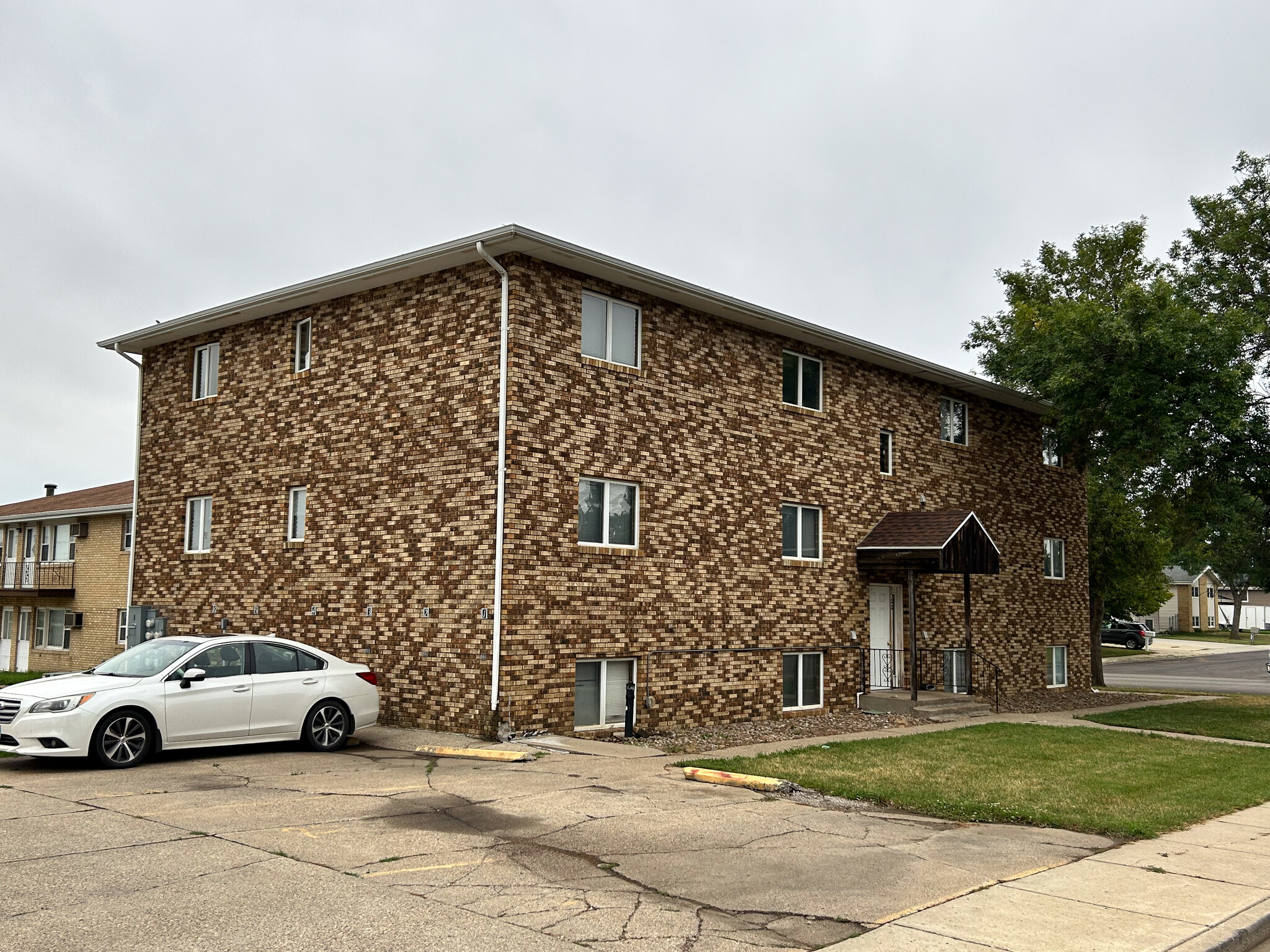 1500 1st Ave NW, Mandan, ND for sale Primary Photo- Image 1 of 3