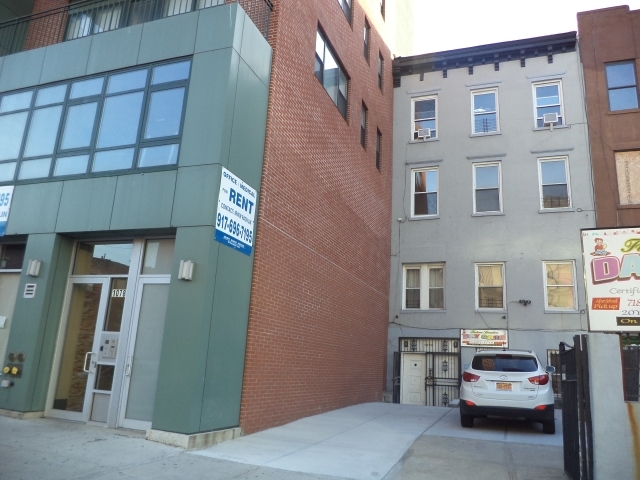 1074 Fulton St, Brooklyn, NY for sale - Building Photo - Image 2 of 19