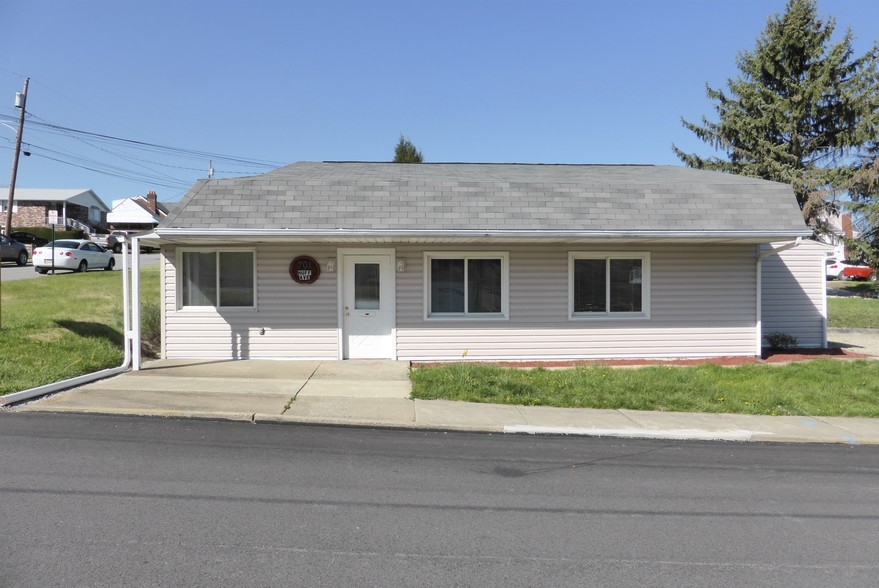 701 Huff Ave, Greensburg, PA for sale - Primary Photo - Image 1 of 1