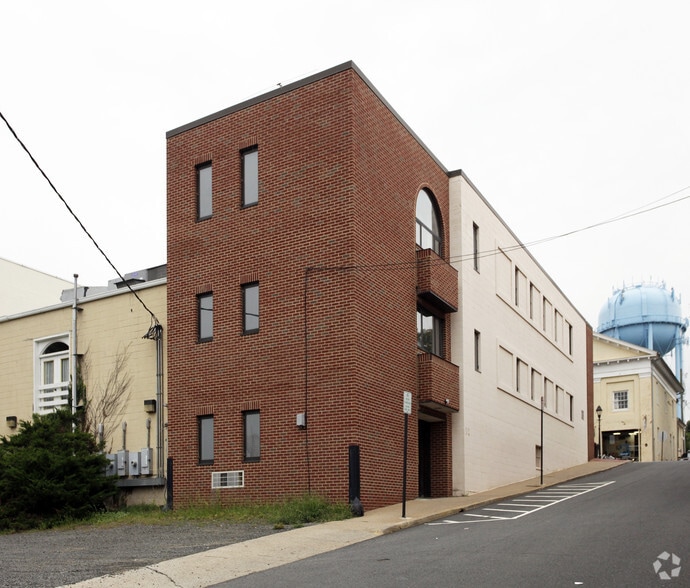 82 Main St, Warrenton, VA for lease - Building Photo - Image 2 of 11
