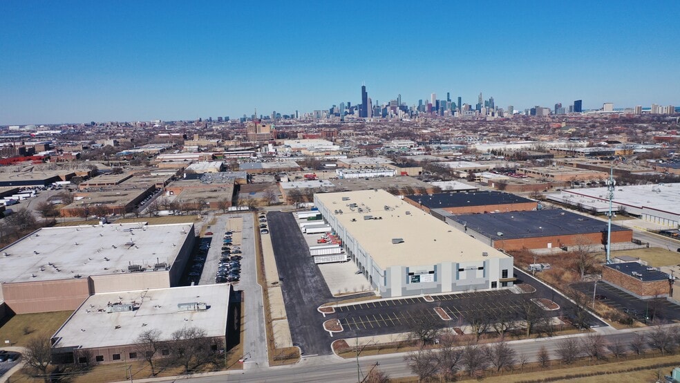 1032 W 43rd St, Chicago, IL for lease - Building Photo - Image 2 of 3