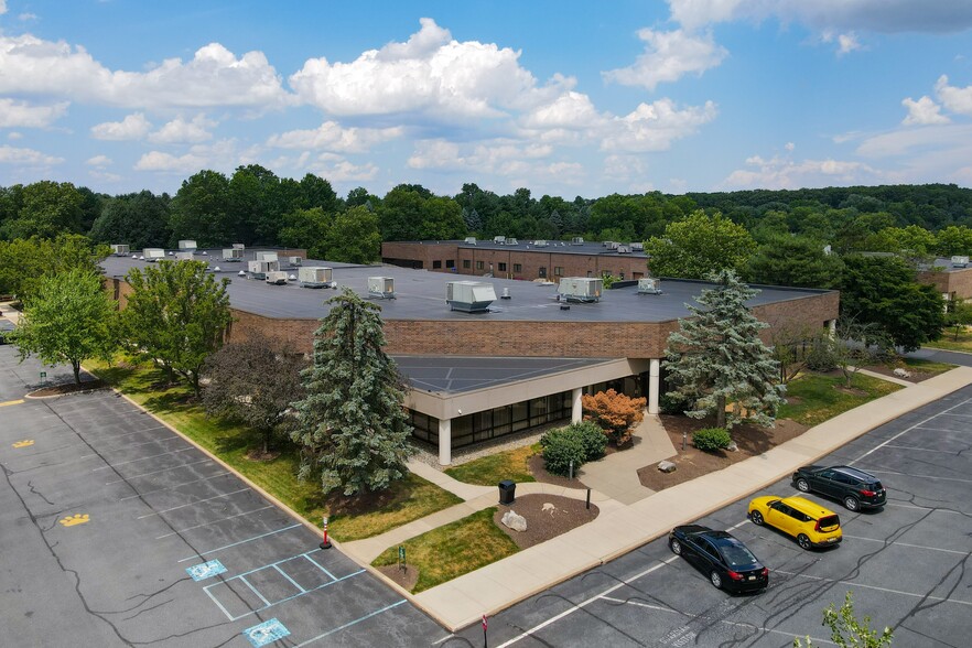 1560 Valley Center Pky, Bethlehem, PA for lease - Building Photo - Image 2 of 4