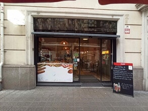 Retail in Barcelona, Barcelona for lease Interior Photo- Image 1 of 13