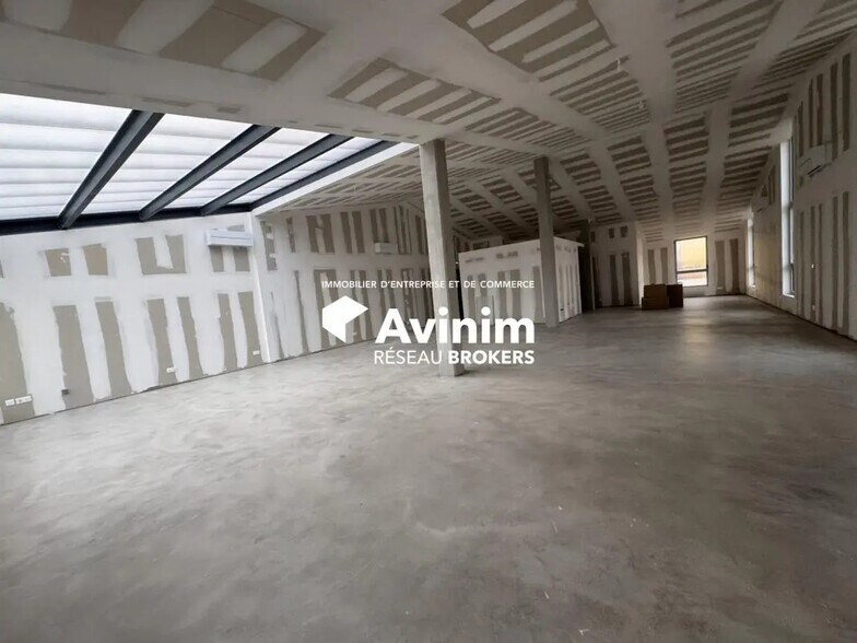 Flex in Bordeaux for lease - Building Photo - Image 3 of 24