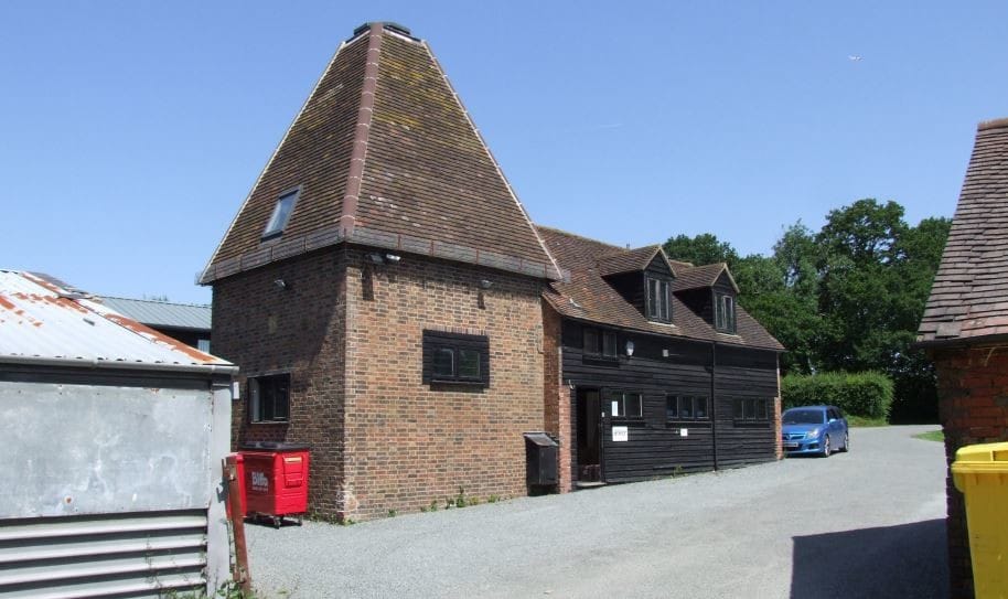 Hollow Ln, Dormansland for sale Primary Photo- Image 1 of 1