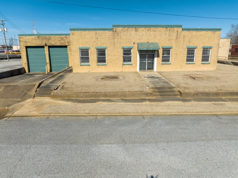 700 Huron, Memphis, TN for lease - Building Photo - Image 1 of 1