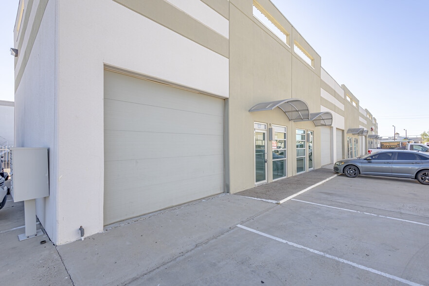 6318 Krone Ln, Laredo, TX for lease - Building Photo - Image 3 of 22