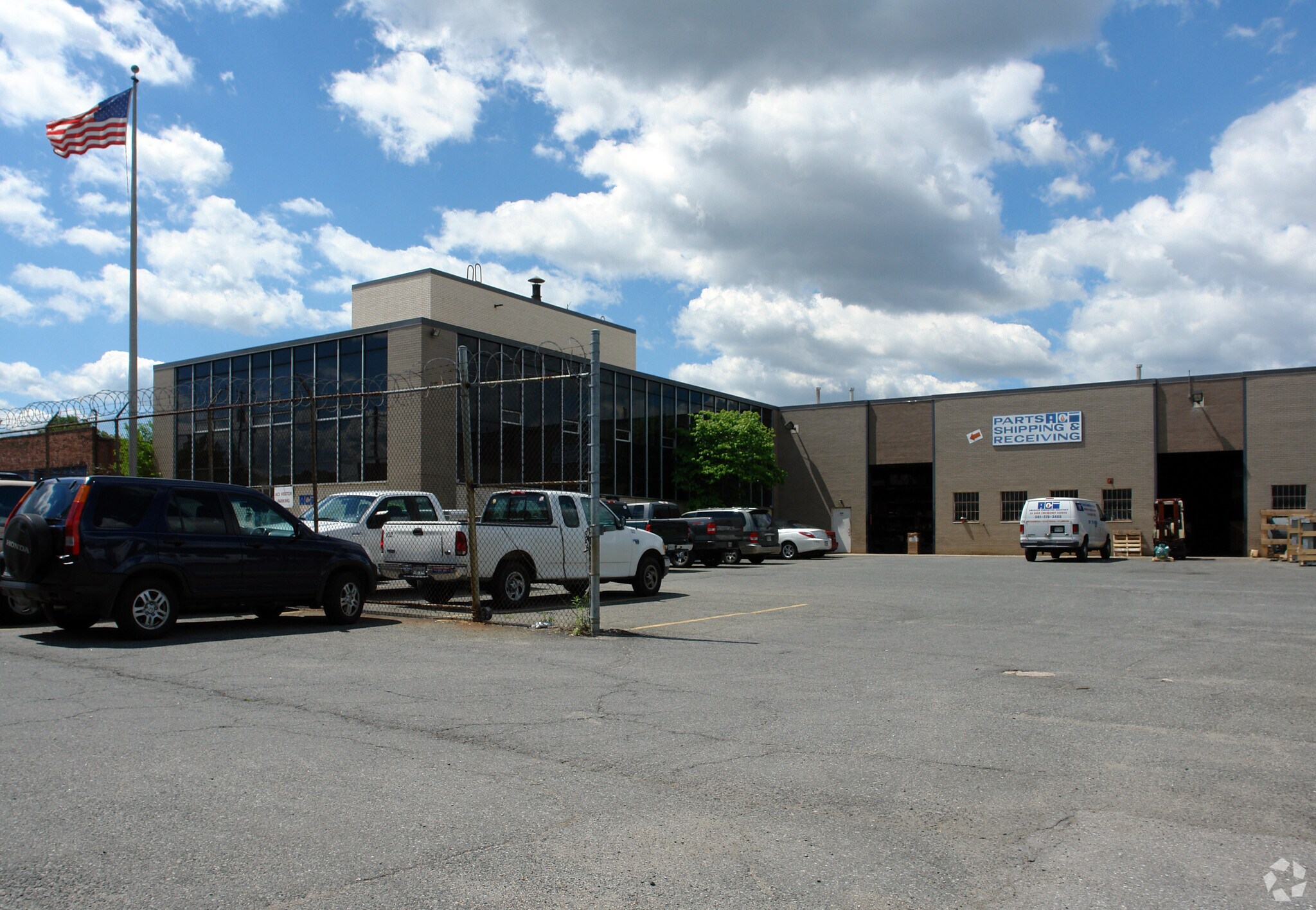 3520 Bladensburg Rd, Brentwood, MD for lease Primary Photo- Image 1 of 4
