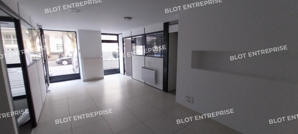 Retail in Brest for lease - Building Photo - Image 3 of 7