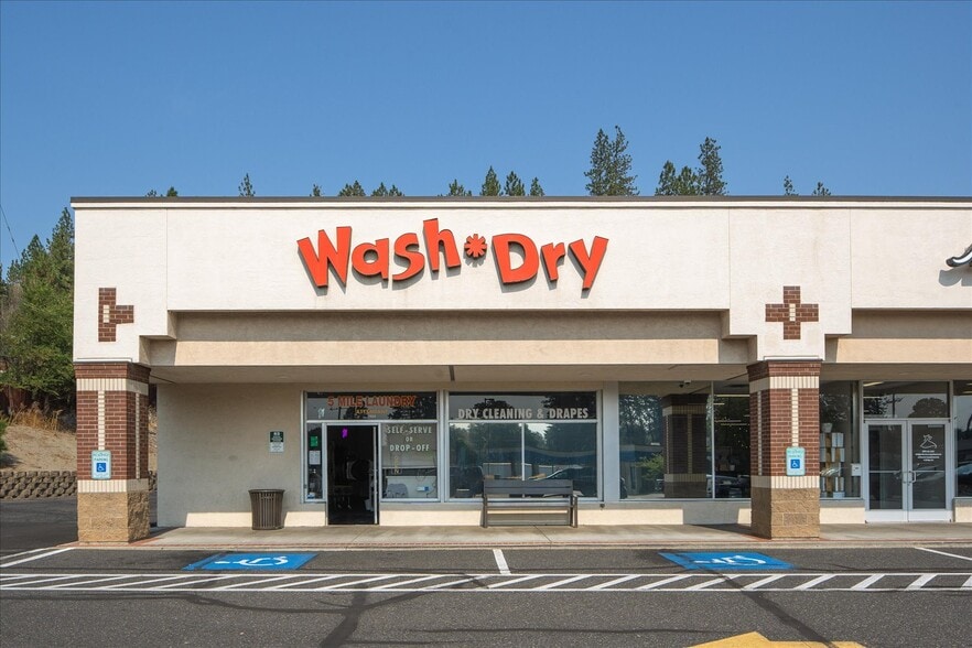 5 Mile Shopping Center portfolio of 15 properties for sale on LoopNet.com - Building Photo - Image 3 of 41