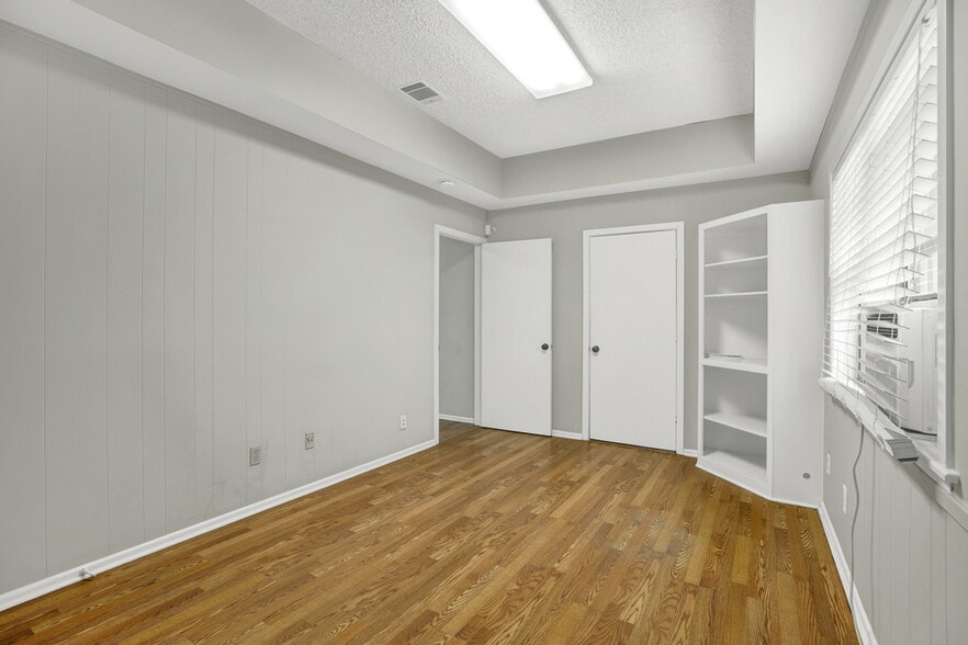 218 Deborah Dr, New Braunfels, TX for lease - Building Photo - Image 3 of 18