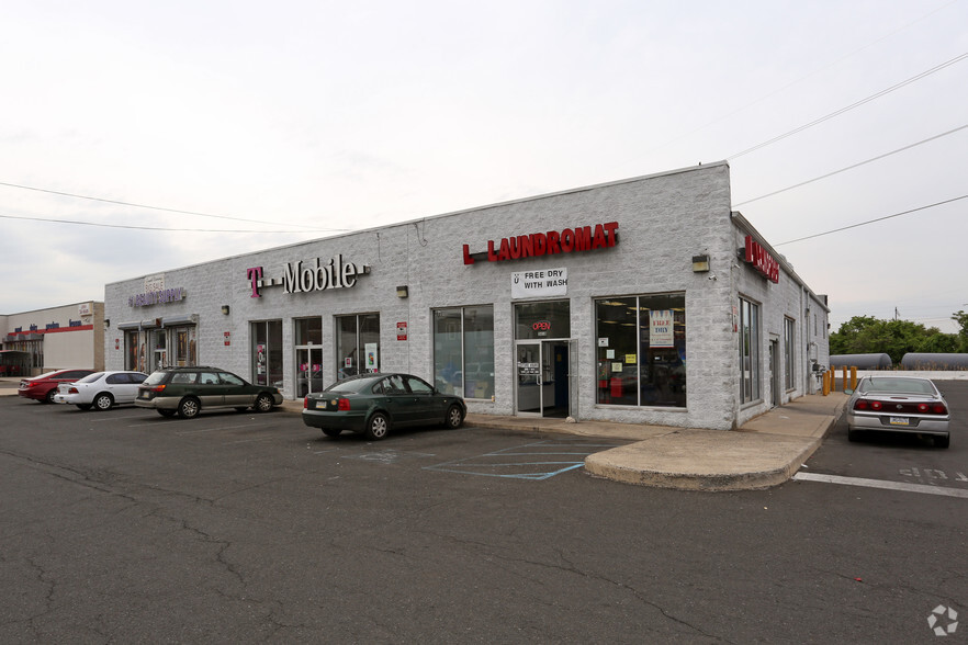 5800-5820 Woodland Ave, Philadelphia, PA for lease - Primary Photo - Image 2 of 6