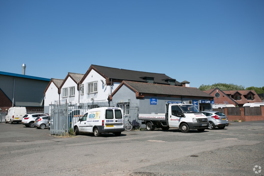 Corngreaves Rd, Cradley Heath for lease - Building Photo - Image 3 of 4
