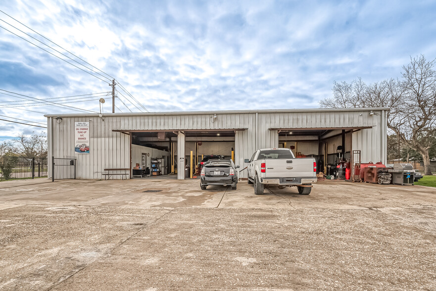 7215 N Shepherd Dr, Houston, TX for sale - Building Photo - Image 3 of 42