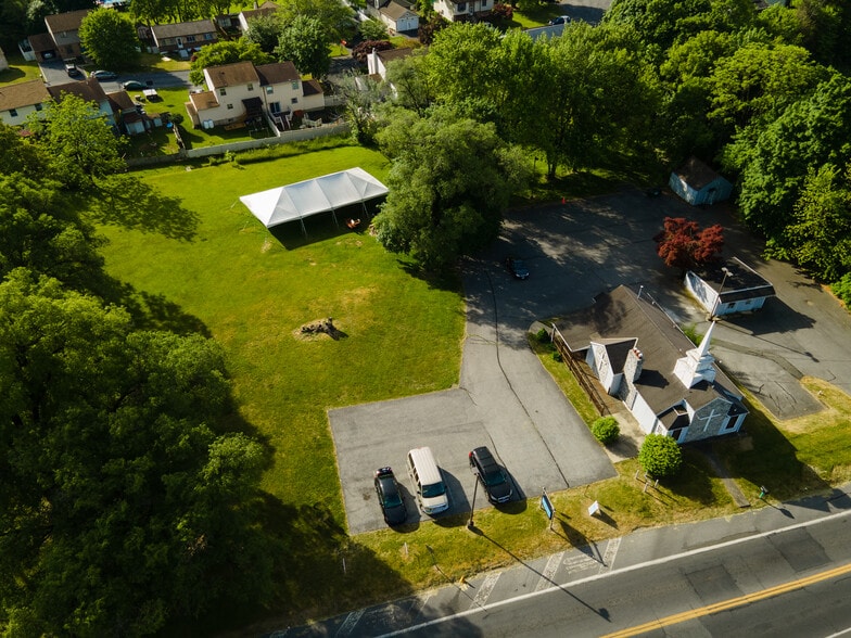 1860 E Emmaus Ave, Allentown, PA for sale - Primary Photo - Image 1 of 3