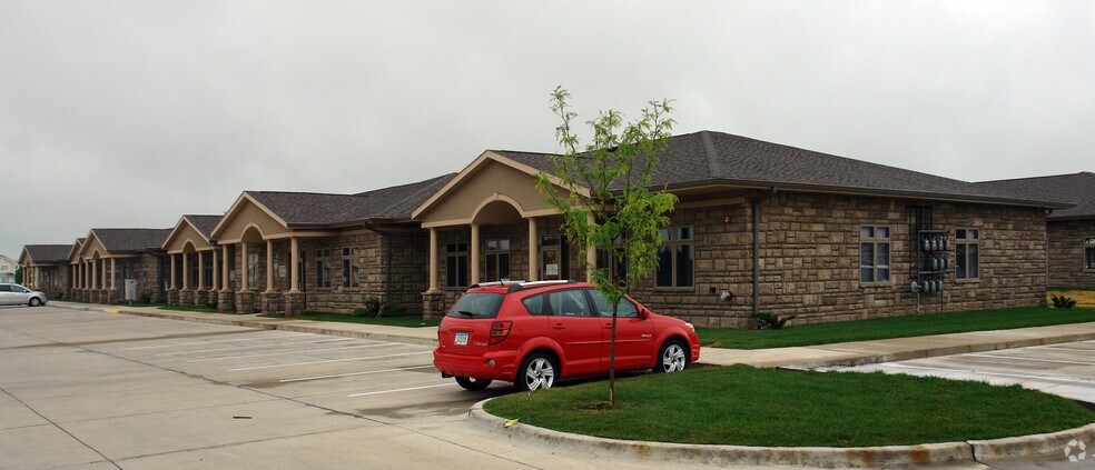 2575 N Ankeny Blvd, Ankeny, IA for lease - Building Photo - Image 2 of 10