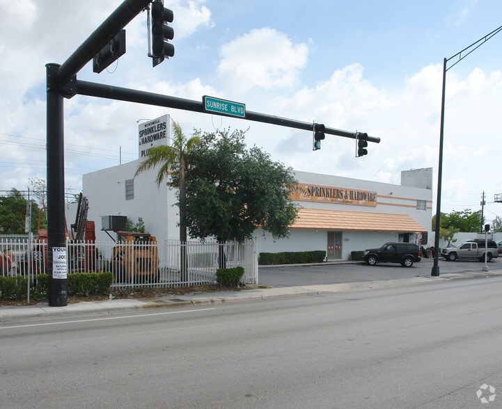 1535 W Sunrise Blvd, Fort Lauderdale, FL for sale - Building Photo - Image 1 of 8