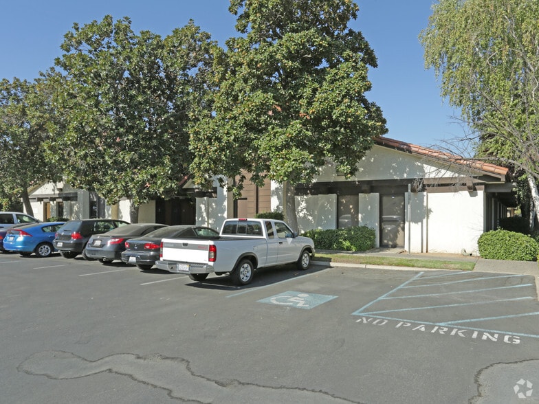 5070 N 6th St, Fresno, CA for sale - Building Photo - Image 1 of 4