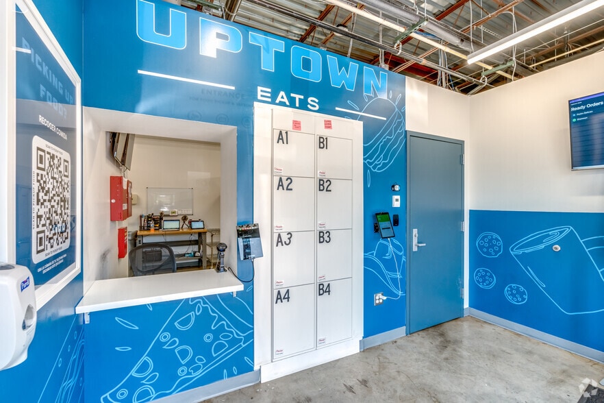 4321 Live Oak St, Dallas, TX for lease - Interior Photo - Image 3 of 18