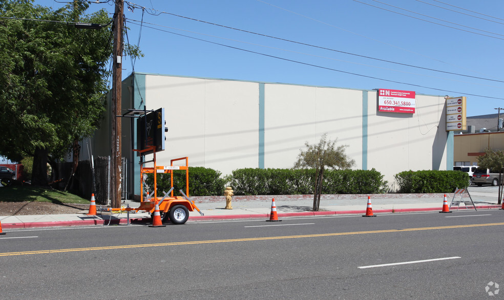 1663-1669 Industrial Rd, San Carlos, CA for lease - Building Photo - Image 2 of 2