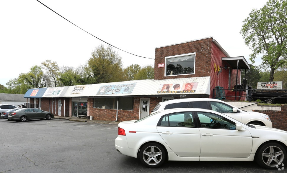 560 SE Windy Hill Rd, Smyrna, GA for sale - Building Photo - Image 2 of 4