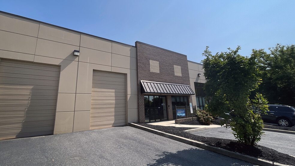 941 Marcon Blvd, Allentown, PA for lease - Building Photo - Image 1 of 12