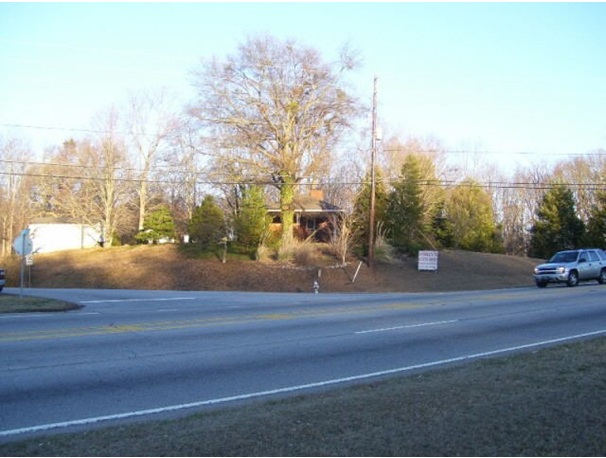 2285 Jesse Jewell Pky, Gainesville, GA for sale - Building Photo - Image 3 of 4