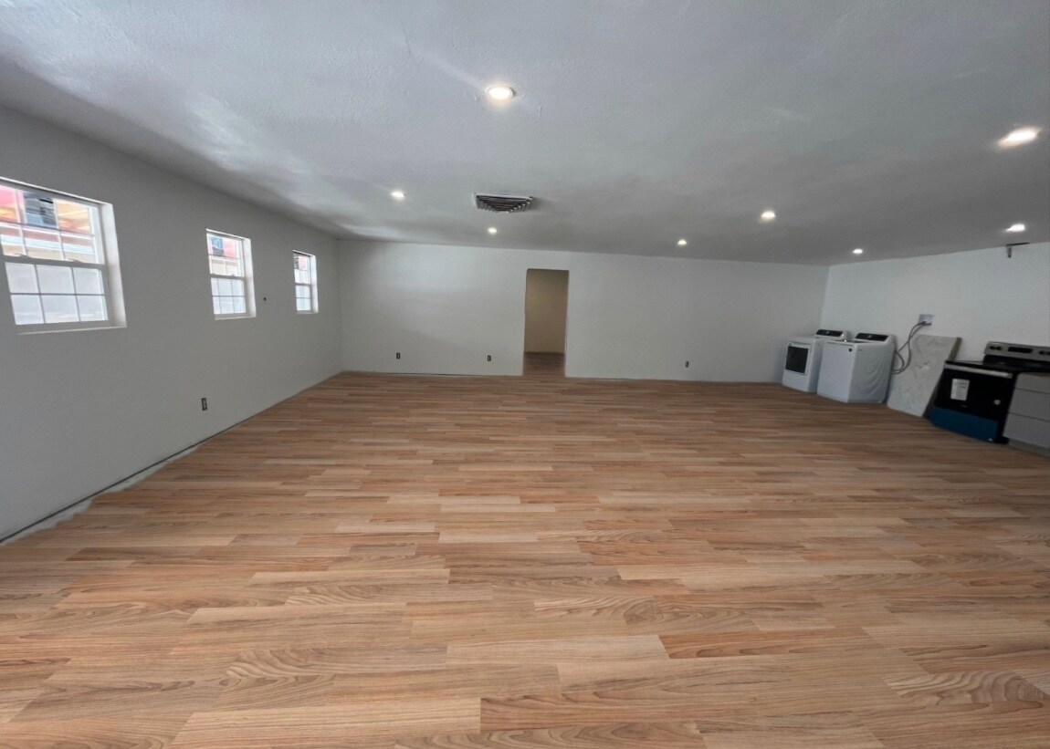 1640 N White Sands Blvd, Alamogordo, NM 88310 BEST LOCATION IN NEW