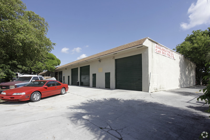 109 SE 3rd Ct, Deerfield Beach, FL for lease - Building Photo - Image 3 of 4