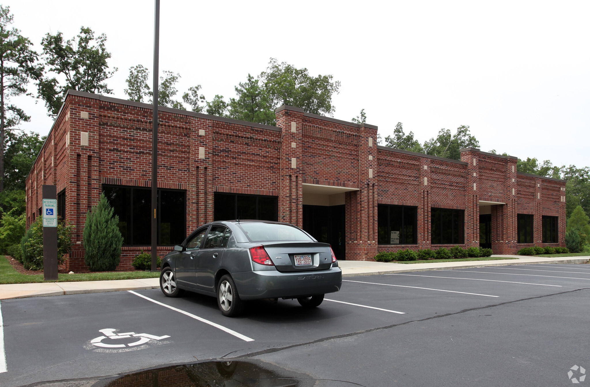 801 Cascade Pointe Ln, Cary, NC for lease Primary Photo- Image 1 of 4