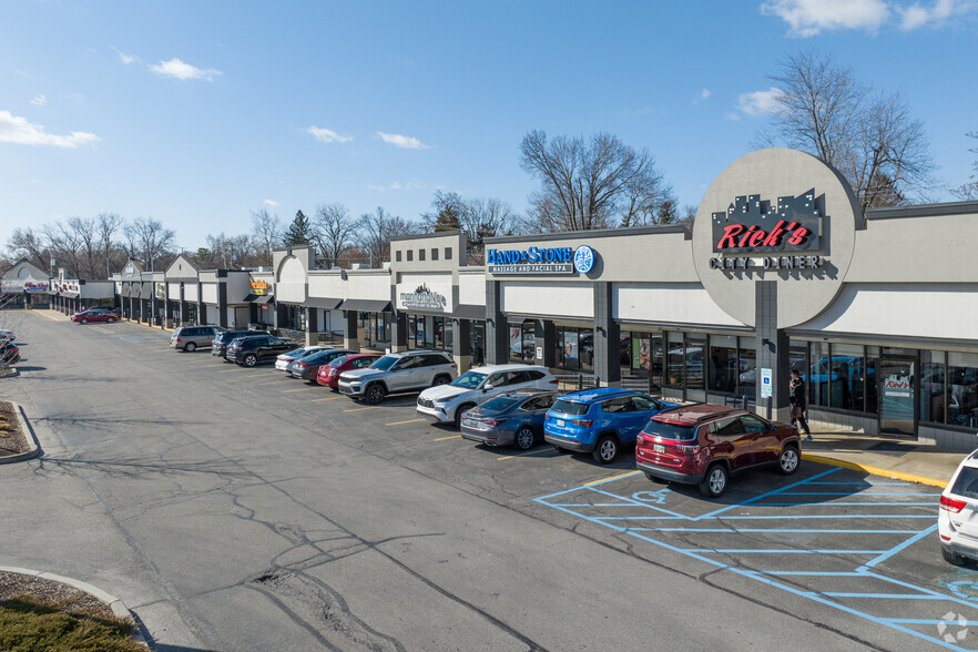 5329-5333 Monroe St, Toledo, OH for lease - Primary Photo - Image 1 of 9