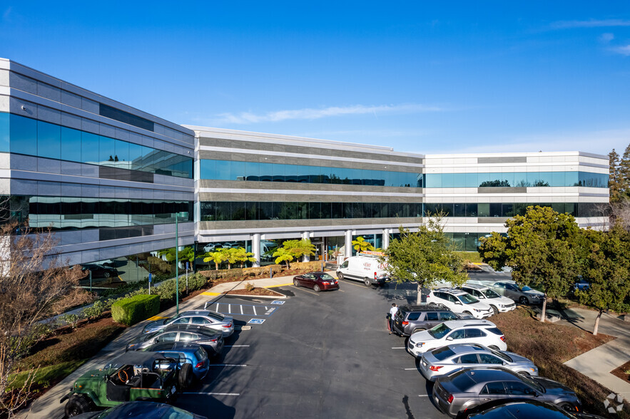 6801 Koll Center Pky, Pleasanton, CA for lease - Building Photo - Image 1 of 15