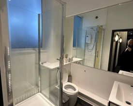 2 Acre Rd, Kingston Upon Thames for lease Interior Photo- Image 1 of 5