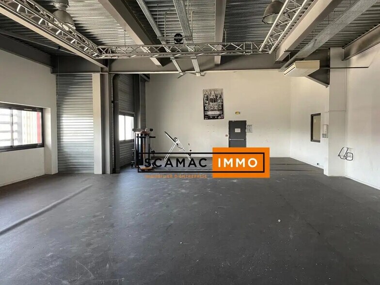 Office in La Crau for lease - Interior Photo - Image 3 of 4