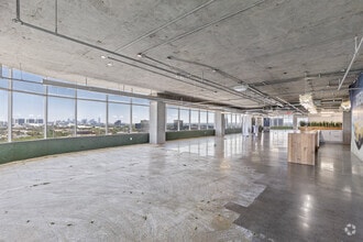 1349 Empire Central Dr, Dallas, TX for lease Interior Photo- Image 2 of 4