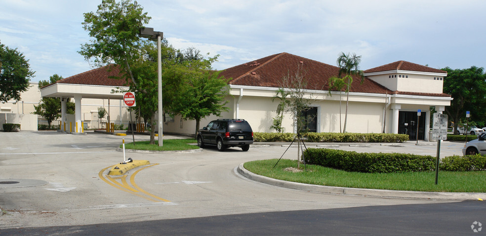 9501 Wiles Rd, Coral Springs, FL for lease - Building Photo - Image 2 of 15