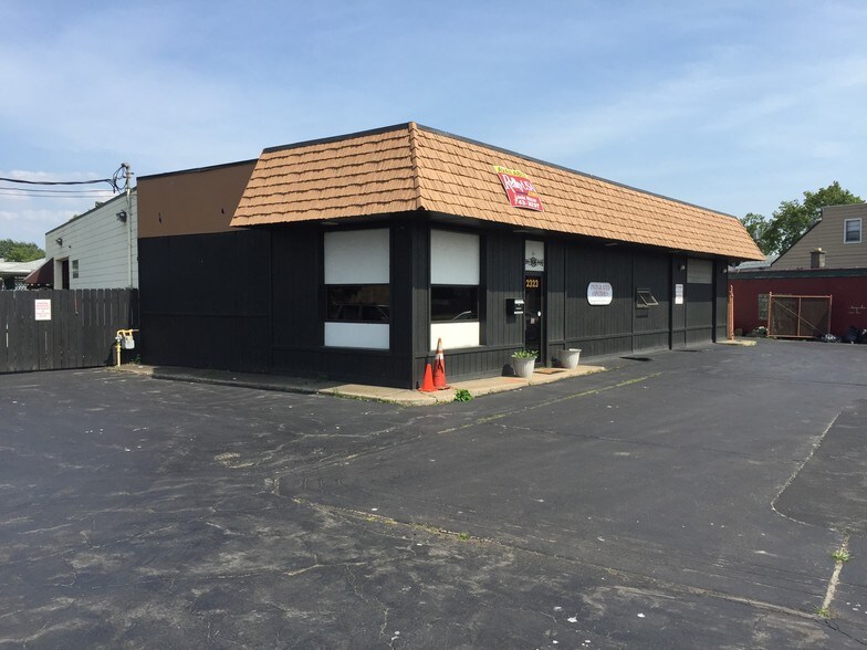 2323 Hyde Park Blvd, Niagara Falls, NY for sale - Building Photo - Image 1 of 1