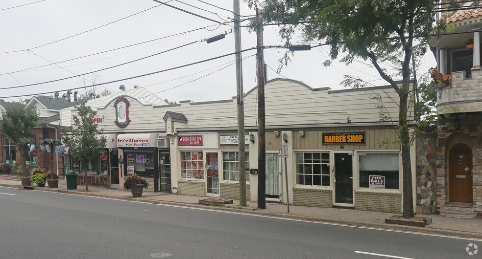 34-42 Carleton Ave, Central Islip, NY for sale - Primary Photo - Image 1 of 1