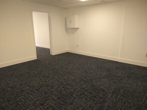 3115 NW 10th Ter, Oakland Park, FL for lease Interior Photo- Image 2 of 4