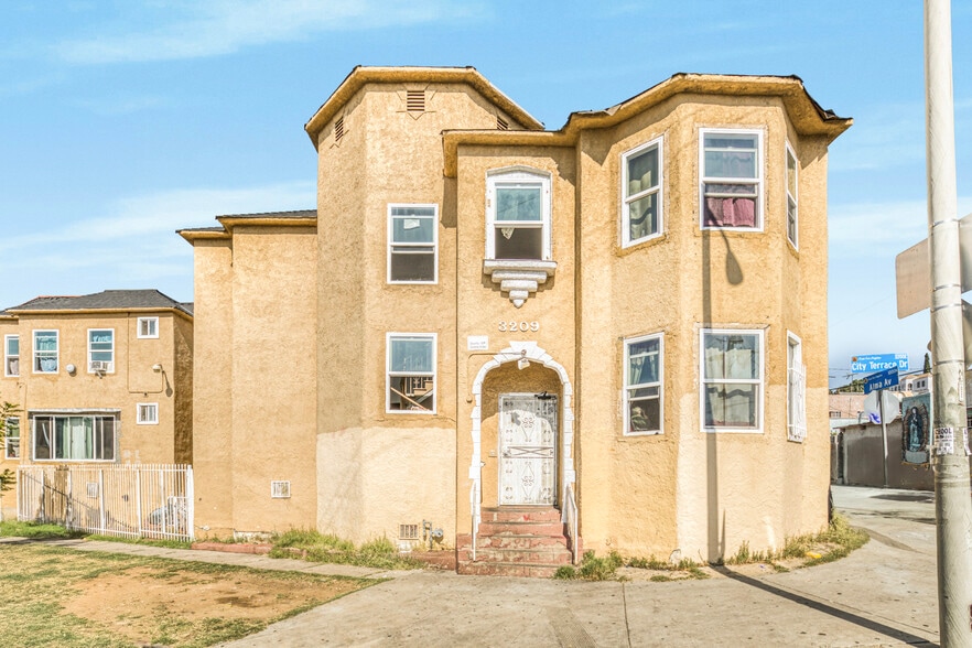 3209 Dobinson St, Los Angeles, CA for sale - Building Photo - Image 3 of 12