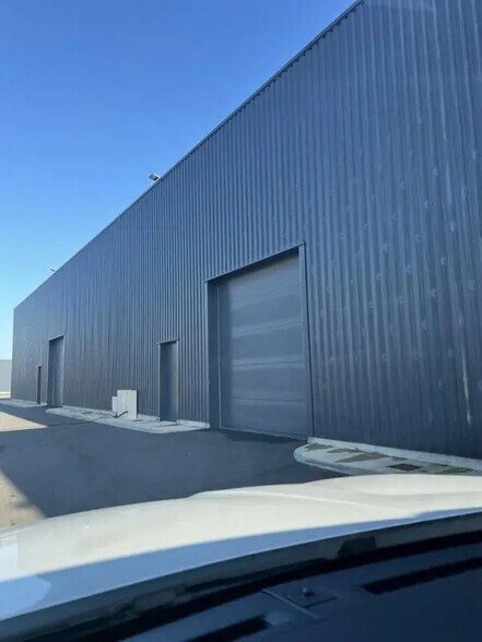 Retail in Saint-Jory for lease - Building Photo - Image 3 of 5