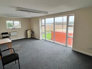 Wises Ln, Borden for lease Interior Photo- Image 1 of 3