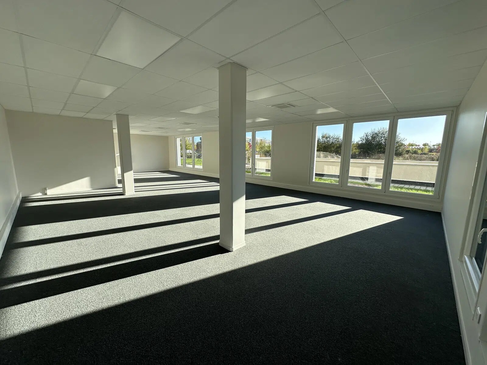 Office in Bezannes for sale Interior Photo- Image 1 of 6